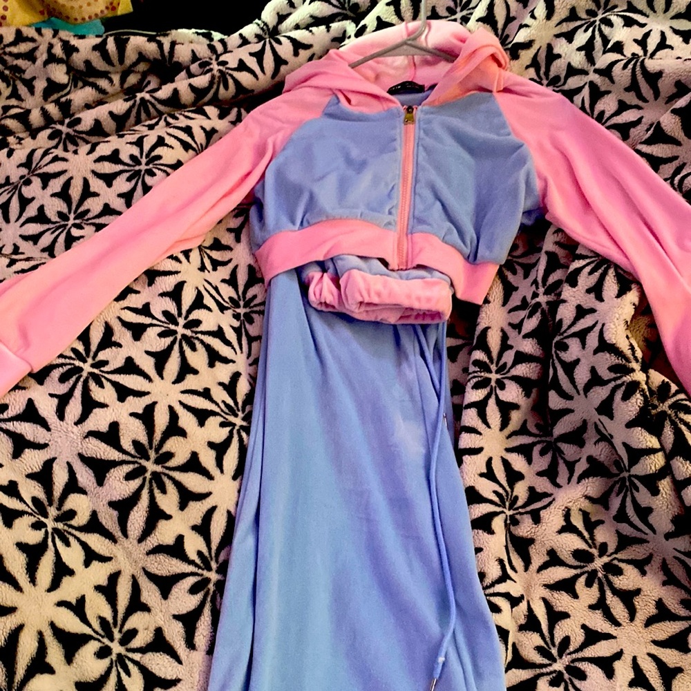 Size small EU 36 US 4 track suit blue and pink brand shein